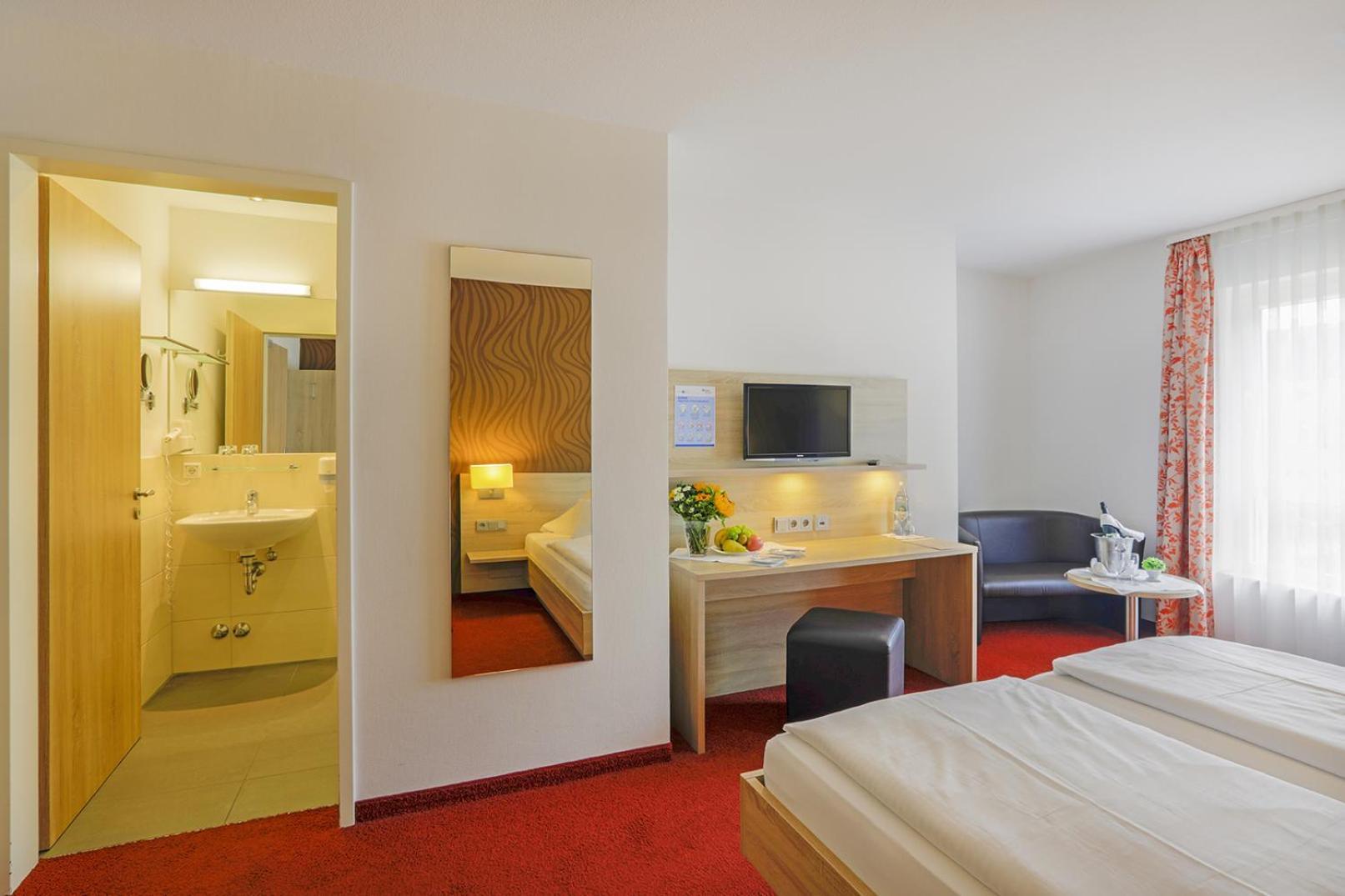 Hotel Lindenhof Osterspai Esterno foto