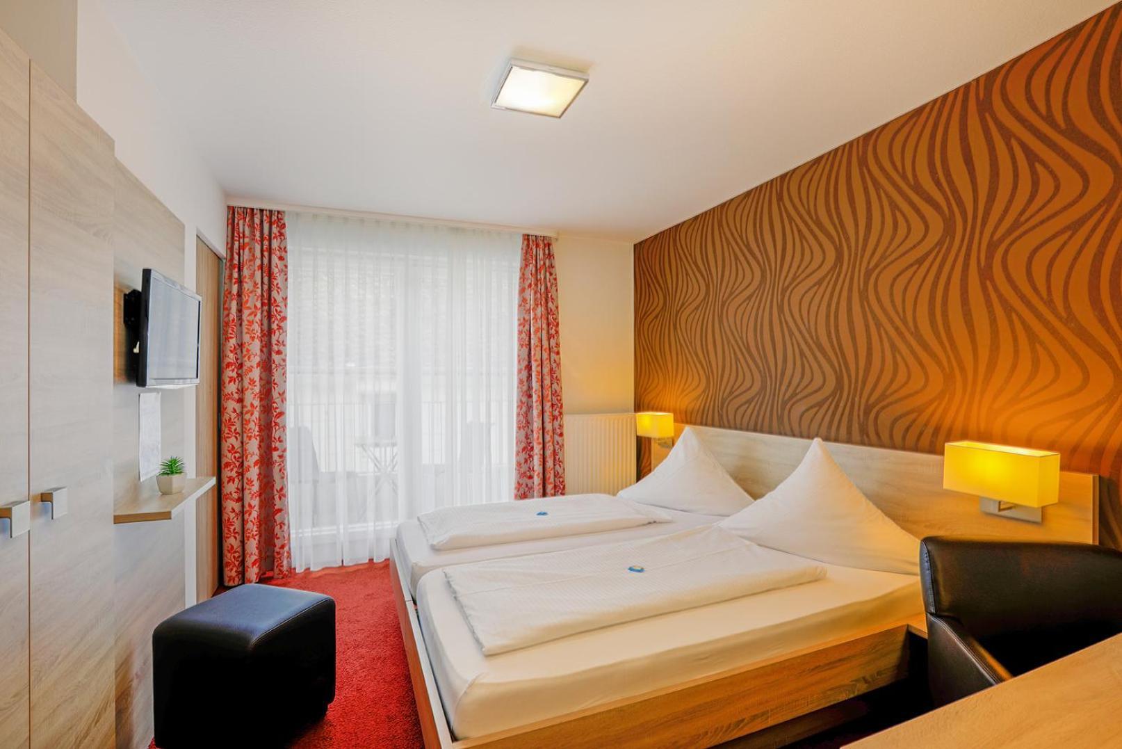 Hotel Lindenhof Osterspai Esterno foto