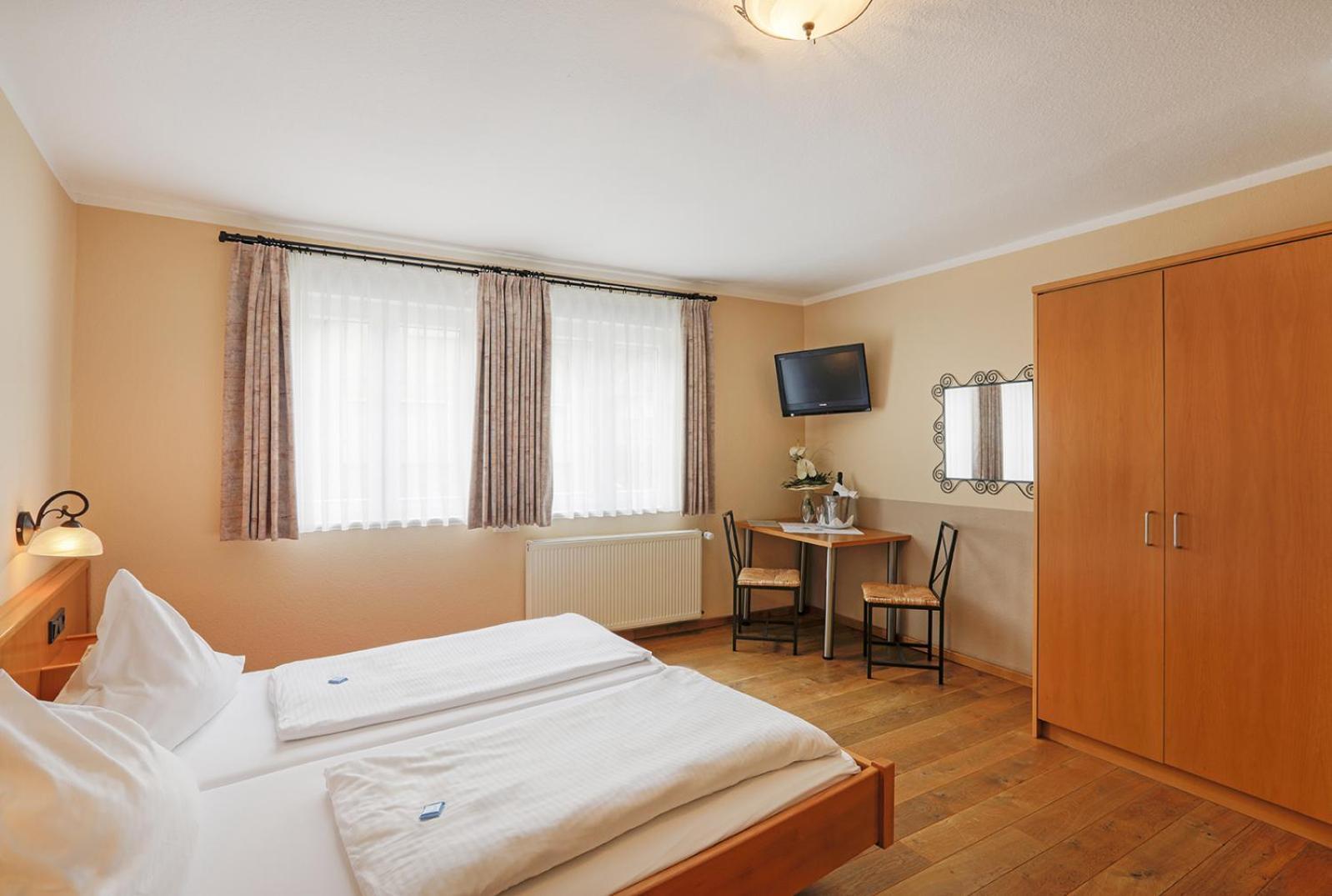 Hotel Lindenhof Osterspai Esterno foto