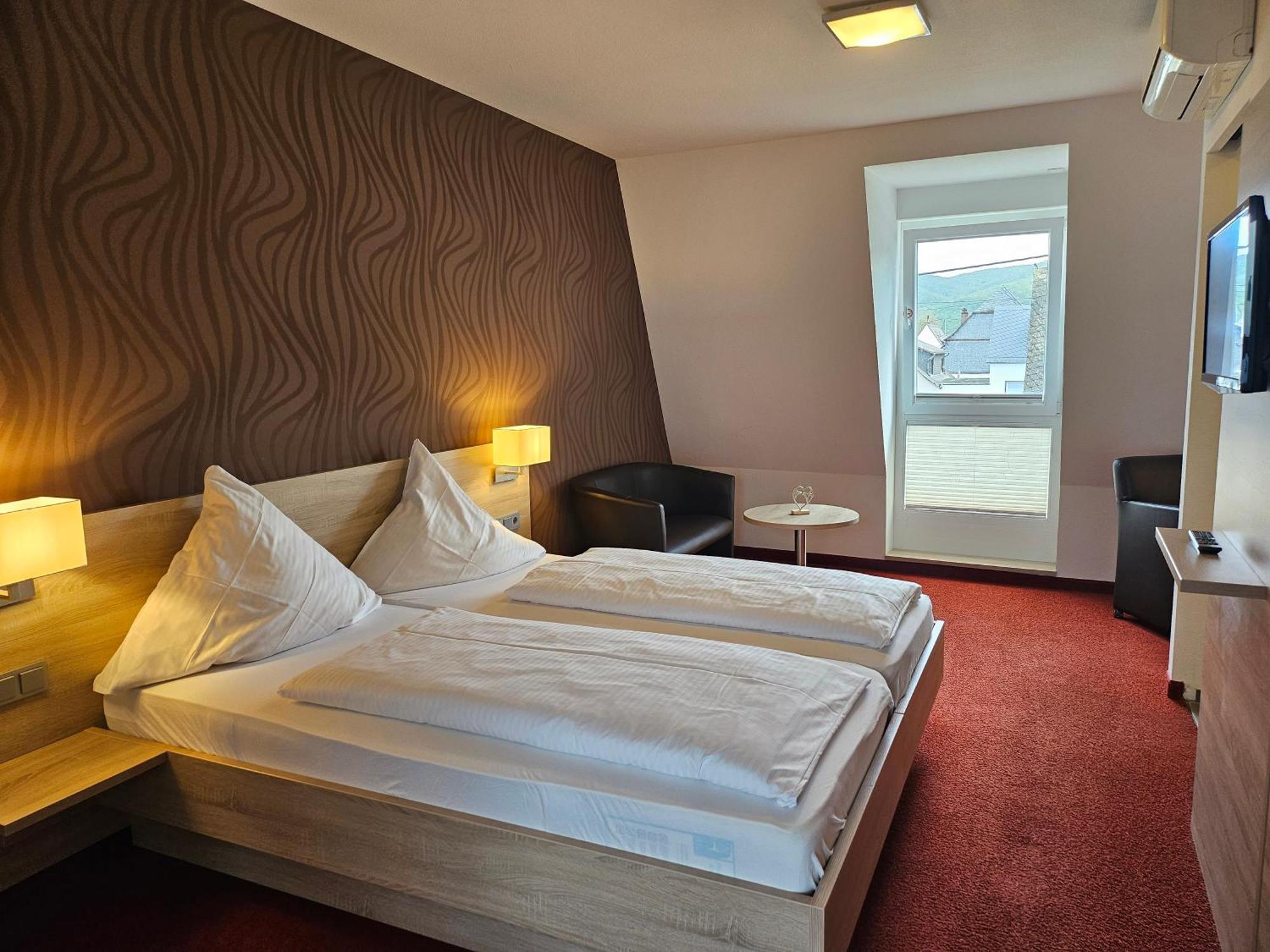 Hotel Lindenhof Osterspai Esterno foto